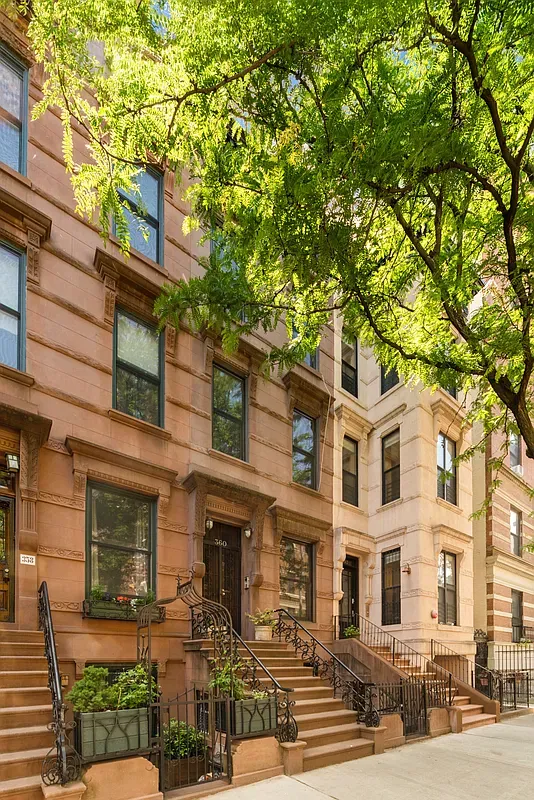 Street view of 360 West 121st Street in Harlem