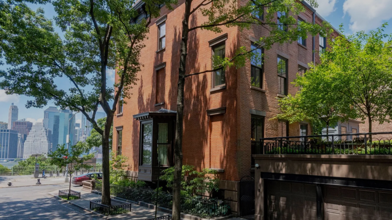 How to Find a Townhouse With Garage or Parking