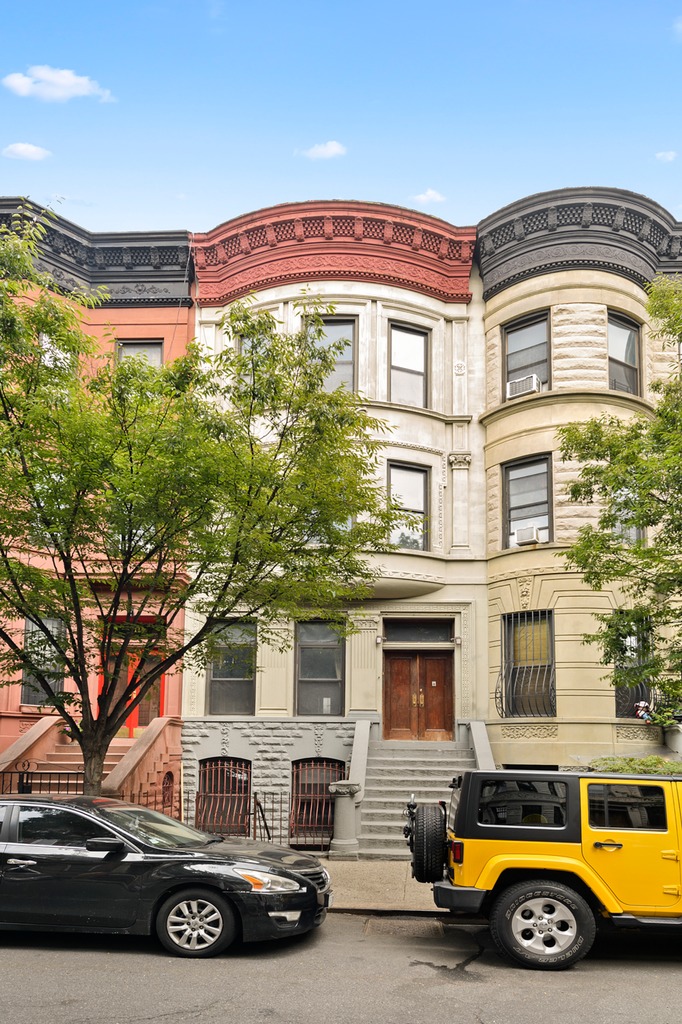 Top Harlem New York Townhouses With Elevators