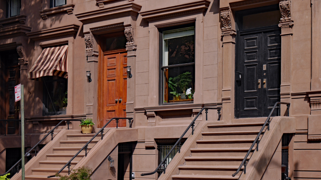 Why Foreign Buyers Should Consider Buying a Brownstone?
